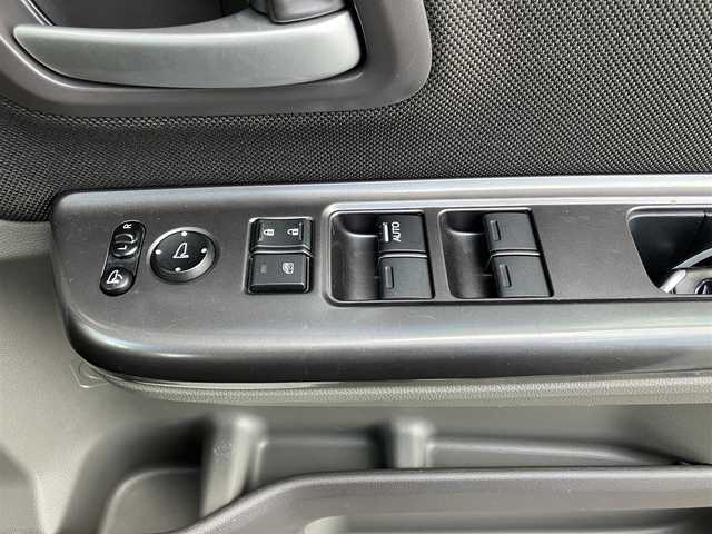 ホンダ フリード G ホンダセンシング 高知県 2019(令1)年 5.1万km ホワイトオーキッドパール 純正メモリーナビ　/CD/DVD/Bluetooth/フルセグTV/バックカメラ/両側パワースライドドア/ステアリングスイッチ/ビルトインETC/ホンダセンシング/衝突軽減ブレーキ〈CMBS〉/路外逸脱抑制機能/ACC〈アダプティブ・クルーズ・コントロール〉/LKAS〈車線維持支援システム〉/先行車発進お知らせ機能/標識認識機能