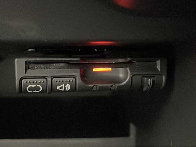 日産 ノート e－パワー X 千葉県 2017(平29)年 3.3万km 白 純正ナビ/・CD DVD BT MUSIC STOCKER USB SD フルセグTV/衝突軽減ブレーキ/車線逸脱防止/全方位カメラ/バックカメラ/デジタルインナーミラー/アイドリングストップ/フルオートエアコン/ETC/フロント/バックソナー/LEDヘッドランプ/オートライト/ドライブレコーダー/ステアリングスイッチ/電動格納ミラー/ウィンカーミラー/ドアバイザー/プッシュスタート