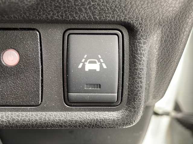 日産 ノート e－パワー X 千葉県 2017(平29)年 3.3万km 白 純正ナビ/・CD DVD BT MUSIC STOCKER USB SD フルセグTV/衝突軽減ブレーキ/車線逸脱防止/全方位カメラ/バックカメラ/デジタルインナーミラー/アイドリングストップ/フルオートエアコン/ETC/フロント/バックソナー/LEDヘッドランプ/オートライト/ドライブレコーダー/ステアリングスイッチ/電動格納ミラー/ウィンカーミラー/ドアバイザー/プッシュスタート