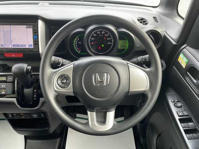ホンダ Ｎ ＢＯＸ G Lパッケージ 山形県 2016(平28)年 4.9万km プレミアムホワイトパールⅡ 禁煙者/ワンオーナー/純正ナビ/Bluetooth/CD/AM/FM/ワンセグTV/バックカメラ/シートヒーター（D/N席）/片側パワースライド/横滑り防止装置　/アイドリングストップ/電格ミラー/ミラーヒーター/ヘッドライトレベライザー/ETC/ECON/純正フロアマット/盗難防止装置/スタッドレスタイヤ付き（純正アルミホイール）