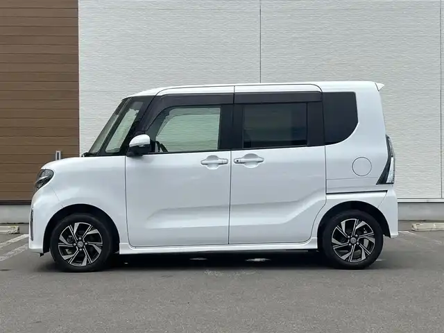 ダイハツ タント カスタム X 秋田県 2019(令1)年 4.7万km シャイニングホワイトパール ４WD/LEDヘッドライト/純正ナビ/衝突軽減システム/フルセグ/全方位カメラ/両側パワスラ/純正アルミ/純正エアロパーツ/前席シートヒーター/アイドリングストップ/コーナーセンサー/プッシュスタート/純正フロアマット/純正ドアバイザー/ETC/社外エンジンスターター/ドライブレコーダー/ステアリングスイッチ/オートライト/オートエアコン/パワーステアリング/パワーウィンドウ/横滑り防止/盗難防止装置/レベライザー/電動格納ウィンカーミラー/保証書/取扱説明書/記録簿