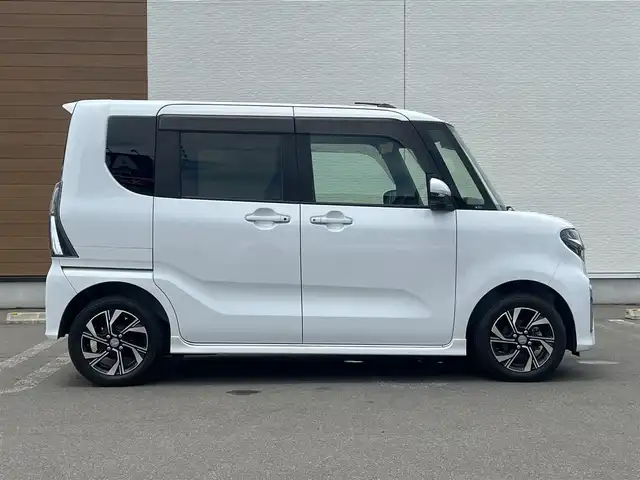ダイハツ タント カスタム X 秋田県 2019(令1)年 4.7万km シャイニングホワイトパール ４WD/LEDヘッドライト/純正ナビ/衝突軽減システム/フルセグ/全方位カメラ/両側パワスラ/純正アルミ/純正エアロパーツ/前席シートヒーター/アイドリングストップ/コーナーセンサー/プッシュスタート/純正フロアマット/純正ドアバイザー/ETC/社外エンジンスターター/ドライブレコーダー/ステアリングスイッチ/オートライト/オートエアコン/パワーステアリング/パワーウィンドウ/横滑り防止/盗難防止装置/レベライザー/電動格納ウィンカーミラー/保証書/取扱説明書/記録簿