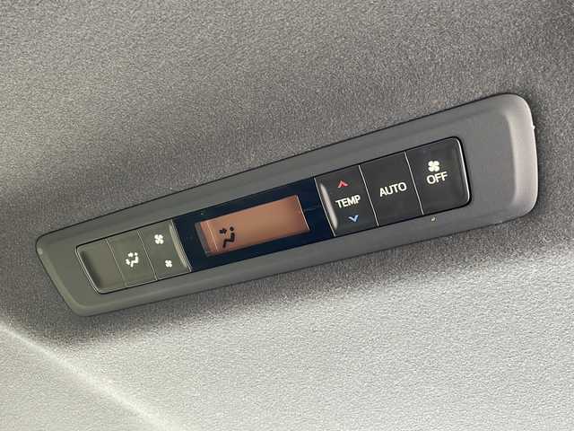 トヨタ ヴォクシー ZS 煌Ⅲ 三重県 2020(令2)年 5万km ホワイトパールクリスタルシャイン 純正９型ナビ　/両側電動ドア　/バックカメラ　/純正ドライブレコーダー　/純正ビルトインＥＴＣ２．０　/衝突軽減　/車線抑制　/クルーズコントロール　/先行車発進お知らせ　/ＬＥＤヘッドライト　/フォグライト　/禁煙車