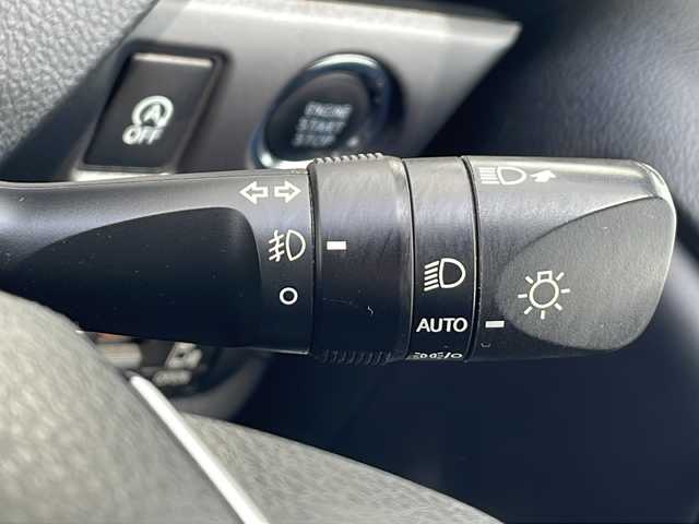 トヨタ ヴォクシー ZS 煌Ⅲ 三重県 2020(令2)年 5万km ホワイトパールクリスタルシャイン 純正９型ナビ　/両側電動ドア　/バックカメラ　/純正ドライブレコーダー　/純正ビルトインＥＴＣ２．０　/衝突軽減　/車線抑制　/クルーズコントロール　/先行車発進お知らせ　/ＬＥＤヘッドライト　/フォグライト　/禁煙車