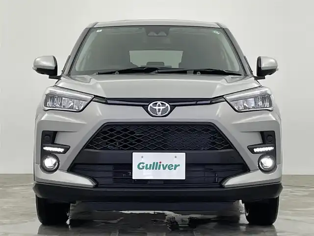 トヨタ ライズ Z 群馬県 2024(令6)年 0.5万km スムースグレーマイカメタリック 純正ディスプレイオーディオ　パノラミックビューモニター　レーダークルーズコントロール　ＢＳＭ　ＬＥＤ　ＡＨＢ　シートヒーター　純正１７インチＡＷ　ステアリングリモコン　ＥＴＣ　スマートキー　禁煙車