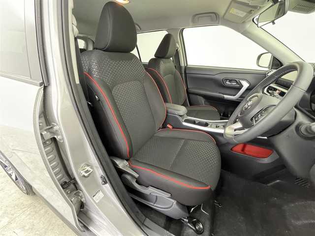 トヨタ ライズ Z 群馬県 2024(令6)年 0.5万km スムースグレーマイカメタリック 純正ディスプレイオーディオ　パノラミックビューモニター　レーダークルーズコントロール　ＢＳＭ　ＬＥＤ　ＡＨＢ　シートヒーター　純正１７インチＡＷ　ステアリングリモコン　ＥＴＣ　スマートキー　禁煙車