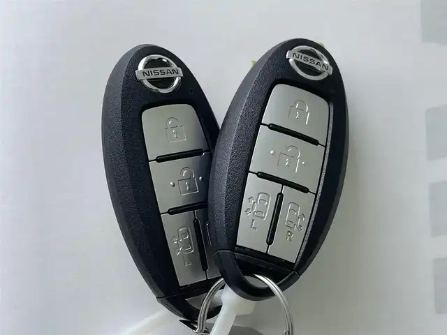 日産 セレナ ハイウェイスター V 群馬県 2022(令4)年 3.8万km ダイヤモンドブラック フリップダウンモニター　純正１０インチナビ　アラウンドビューモニター　プロパイロット　両側パワースライドドア　ＬＥＤライト　ＡＨＢ　純正１６インチＡＷ　ステアリングリモコン　ＥＴＣ　スマートキ　ＢＳＭ