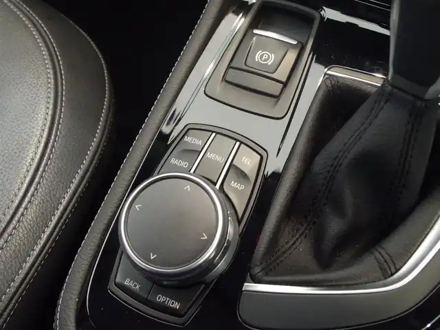 ＢＭＷ ２１８ｄ アクティブツアラー 岐阜県 2017(平29)年 3.5万km ミネラルホワイト クルーズコントロール　/アンビエントライト　/電動リアゲート　/パワーシート　/バックカメラ　/シートヒーター　/オートライト　/純正ナビ