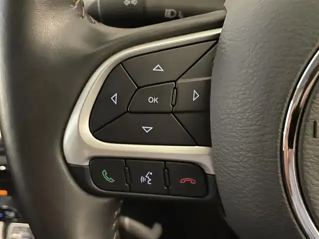 クライスラー・ジープ ジープ コンパス ロンジチュード 静岡県 2018(平30)年 2.2万km パールⅡ U-CONNECTナビ /フルセグＴＶ　ＢＴ　ＵＳＢ　ＡＵＸ /クルコン /Ｒセンサー /スマートキー /プッシュエンジンスタート /ルーフレール /純正１７インチＡＷ /ＥＴＣ２．０ /プライバシーガラス /アイドリングストップ