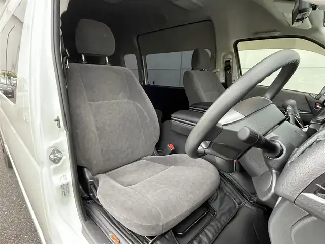 トヨタ ハイエース グランドキャビン 千葉県 2023(令5)年 1.3万km ホワイトパールクリスタルシャイン ファインテックツアラー/４ＷＤ/モデリスタエアロ(F)/トヨタセーフティセンス/・衝突軽減ブレーキ/レーンキープアシスト/・オートハイビーム/クリアランスソナー/社外7インチナビ(MDV-D709BT)/・フルセグ/BT/DVD/CD/全方位カメラ/ステアリングスイッチ/ETC/片側パワースライドドア/LEDヘッドライト/オートライト/フォグライト(社外)/社外センターコンソール/ワイヤレス充電(社外)/スマートキー/プッシュスタート