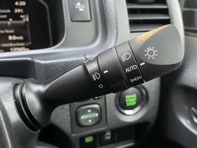 トヨタ ハイエース グランドキャビン 千葉県 2023(令5)年 1.3万km ホワイトパールクリスタルシャイン ファインテックツアラー/４ＷＤ/モデリスタエアロ(F)/トヨタセーフティセンス/・衝突軽減ブレーキ/レーンキープアシスト/・オートハイビーム/クリアランスソナー/社外7インチナビ(MDV-D709BT)/・フルセグ/BT/DVD/CD/全方位カメラ/ステアリングスイッチ/ETC/片側パワースライドドア/LEDヘッドライト/オートライト/フォグライト(社外)/社外センターコンソール/ワイヤレス充電(社外)/スマートキー/プッシュスタート