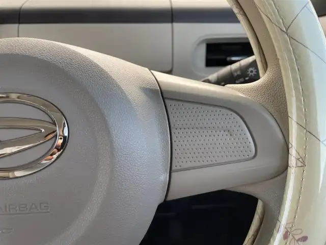 ダイハツ ムーヴ キャンバス X メイクアップ SA Ⅱ 宮崎県 2016(平28)年 4.2万km パールホワイトⅢ/ナチュラルベージュマイカメタリック 2トーン 純正ナビ/（DVD、CD再生機能付き）/アイドリングストップ/パワースタアリング/パワーウィンドウ/エアバックW/プッシュスタート/ドライブレコーダー/純正フロアマット/純正LEDヘッドライト/純正アルミホイール/オートライト機能/横滑り防止装置/衝突被害軽減システム/盗難防止装置/スマートキー/両側スライドドア/電格ミラー/ABS/AAC