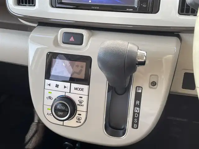 ダイハツ ムーヴ キャンバス X メイクアップ SA Ⅱ 宮崎県 2016(平28)年 4.2万km パールホワイトⅢ/ナチュラルベージュマイカメタリック 2トーン 純正ナビ/（DVD、CD再生機能付き）/アイドリングストップ/パワースタアリング/パワーウィンドウ/エアバックW/プッシュスタート/ドライブレコーダー/純正フロアマット/純正LEDヘッドライト/純正アルミホイール/オートライト機能/横滑り防止装置/衝突被害軽減システム/盗難防止装置/スマートキー/両側スライドドア/電格ミラー/ABS/AAC