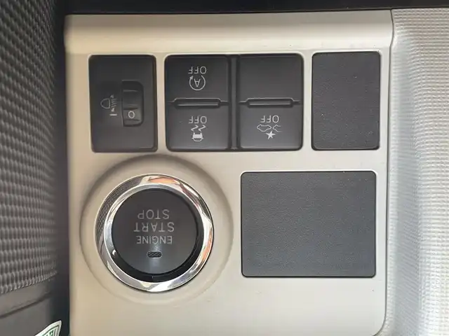 ダイハツ ムーヴ キャンバス X メイクアップ SA Ⅱ 宮崎県 2016(平28)年 4.2万km パールホワイトⅢ/ナチュラルベージュマイカメタリック 2トーン 純正ナビ/（DVD、CD再生機能付き）/アイドリングストップ/パワースタアリング/パワーウィンドウ/エアバックW/プッシュスタート/ドライブレコーダー/純正フロアマット/純正LEDヘッドライト/純正アルミホイール/オートライト機能/横滑り防止装置/衝突被害軽減システム/盗難防止装置/スマートキー/両側スライドドア/電格ミラー/ABS/AAC