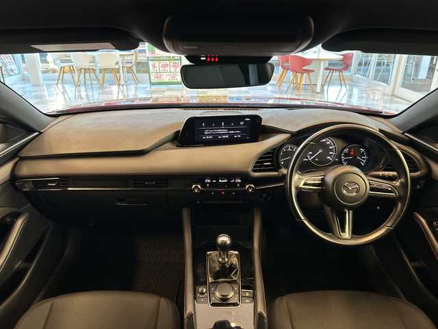 マツダ マツダ３ファストバック 20S ブラックトーンED 岐阜県 2023(令5)年 5.9万km ソウルレッドクリスタルM マツダ・プロアクティブ・セーフティ/アダプティブクルーズコントロール/レーンキープアシスト/衝突軽減システム/HUD/BSM/純正ナビ/全方位モニター/フルセグTV/Bluetooth/DVD再生/コーナーセンサー前後/スマートキー/プッシュスタート/アイドリングストップ/LEDヘッドライト/オートライト/純正マット/純正アルミホイール