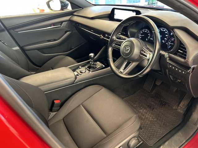 マツダ マツダ３ファストバック 20S ブラックトーンED 岐阜県 2023(令5)年 5.9万km ソウルレッドクリスタルM マツダ・プロアクティブ・セーフティ/アダプティブクルーズコントロール/レーンキープアシスト/衝突軽減システム/HUD/BSM/純正ナビ/全方位モニター/フルセグTV/Bluetooth/DVD再生/コーナーセンサー前後/スマートキー/プッシュスタート/アイドリングストップ/LEDヘッドライト/オートライト/純正マット/純正アルミホイール