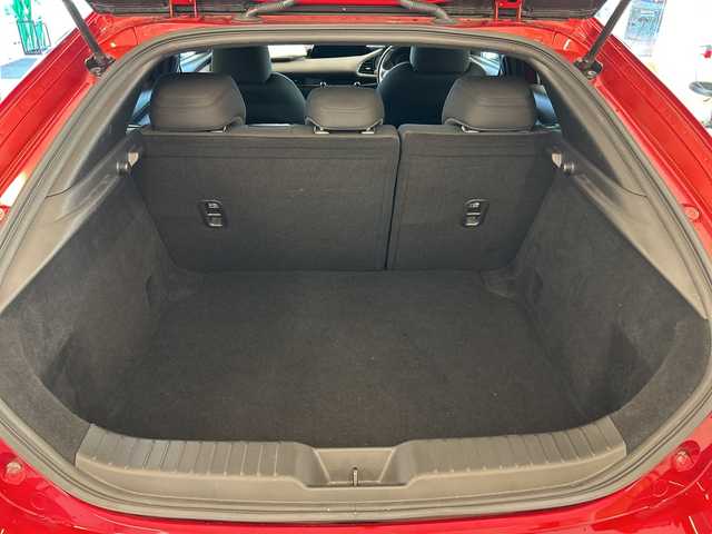 マツダ マツダ３ファストバック 20S ブラックトーンED 岐阜県 2023(令5)年 5.9万km ソウルレッドクリスタルM マツダ・プロアクティブ・セーフティ/アダプティブクルーズコントロール/レーンキープアシスト/衝突軽減システム/HUD/BSM/純正ナビ/全方位モニター/フルセグTV/Bluetooth/DVD再生/コーナーセンサー前後/スマートキー/プッシュスタート/アイドリングストップ/LEDヘッドライト/オートライト/純正マット/純正アルミホイール