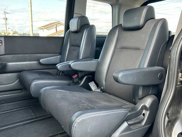 ホンダ ステップワゴン スパーダ Z クールスピリット 富山県 2014(平26)年 8.4万km プレミアムスパークルブラックパール 純正9インチナビ/型式：VXM-145VFNi/【DVD/CD/Bluetooth/ワンセグTV】/純正フリップダウンモニター/型式：VM108N/バックカメラ/両側パワースライドドア/クルーズコントロール/ハーフレザーシート/横滑り防止装置/盗難防止装置/純正17インチAW/ビルトインETC/純正フロアマット/スマートキー