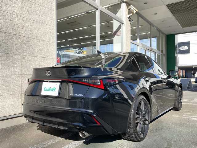 レクサス ＩＳ 300h Fスポーツ モードブラックⅢ 埼玉県 2024(令6)年 0.7万km グラファイトブラックガラスフレーク ワンオーナー/AIS検査済み/登録時走行7033km/メーカーOP/オレンジキャリパー /純正BBSマットブラック19インチアルミ/純正ナビTV/CD/DVD/BT/バックカメラ /ハーフレザーシート /シートヒーター/シートクーラー /ステアリングヒーター /衝突軽減ブレーキ/追従クルーズコントロール/レーンキープ/ブラインドスポットモニター/LEDヘッドライト/オートハイビーム/スカッフプレート/FRコーナーセンサー /スマートキー/スペアキー/新車保証書/取扱説明書