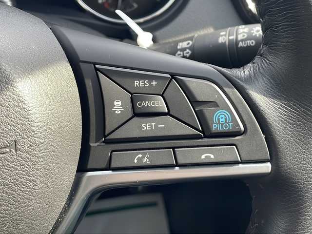 日産 エクストレイル 20X 静岡県 2018(平30)年 1万km ブリリアントホワイトパール プロパイロット/純正メーカーナビ（MM517D-L）/CD/DVD再生可能/Bluetooth/フルセグTV/全方位/バックカメラ/防水合成シート/パワーバックドア/前後ソナー/純正アルミホイール/電子パーキング/本革ステアリング/アイドリングストップ/ミラーヒーター/スマートキー/スペアキーあり/保証書/取扱説明書