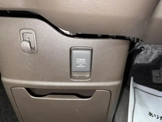 ホンダ Ｎ ＢＯＸ L 京都府 2022(令4)年 1.8万km プラチナホワイトパール ホンダセンシング/・衝突軽減ブレーキ/・誤発進抑制機能/・後方発進抑制機能/・オートハイビーム/・アダブティブクルーズコントロール/・路外逸脱抑制機能/・車線維持支援システム/ KENWOODメモリーナビ、地デジ、Bluetooth/USB端子/ビルトインETC/前席シートヒーター/ステアリングスイッチ/左側パワースラドドア/LEDヘッドランプ