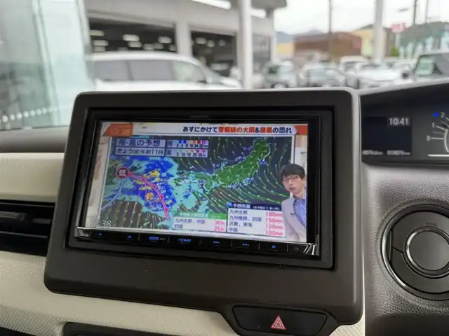 ホンダ Ｎ ＢＯＸ L 京都府 2022(令4)年 1.8万km プラチナホワイトパール ホンダセンシング/・衝突軽減ブレーキ/・誤発進抑制機能/・後方発進抑制機能/・オートハイビーム/・アダブティブクルーズコントロール/・路外逸脱抑制機能/・車線維持支援システム/ KENWOODメモリーナビ、地デジ、Bluetooth/USB端子/ビルトインETC/前席シートヒーター/ステアリングスイッチ/左側パワースラドドア/LEDヘッドランプ