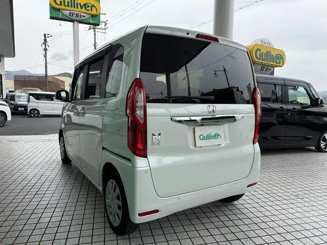 ホンダ Ｎ ＢＯＸ L 京都府 2022(令4)年 1.8万km プラチナホワイトパール ホンダセンシング/・衝突軽減ブレーキ/・誤発進抑制機能/・後方発進抑制機能/・オートハイビーム/・アダブティブクルーズコントロール/・路外逸脱抑制機能/・車線維持支援システム/ KENWOODメモリーナビ、地デジ、Bluetooth/USB端子/ビルトインETC/前席シートヒーター/ステアリングスイッチ/左側パワースラドドア/LEDヘッドランプ