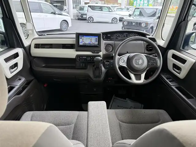 ホンダ Ｎ ＢＯＸ L 京都府 2022(令4)年 1.8万km プラチナホワイトパール ホンダセンシング/・衝突軽減ブレーキ/・誤発進抑制機能/・後方発進抑制機能/・オートハイビーム/・アダブティブクルーズコントロール/・路外逸脱抑制機能/・車線維持支援システム/ KENWOODメモリーナビ、地デジ、Bluetooth/USB端子/ビルトインETC/前席シートヒーター/ステアリングスイッチ/左側パワースラドドア/LEDヘッドランプ