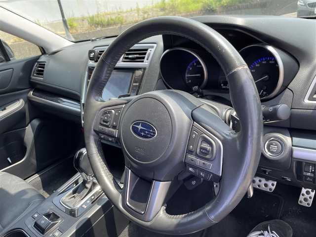 スバル アウトバック リミテッド 新潟県 2017(平29)年 9.8万km 黒 4WD/社外８インチナビ/フルセN-LR820D/　CD/DVD/Bluetooth/バックカメラ/黒革シート/前席シートヒーター/レーダークルーズコントロール/キセノンヘッドライト/オートライト/フォグランプ/パワーバックドア/衝突被害軽減ブレーキ/コーナーセンサー/レーンキープ/ドライブレコーダー