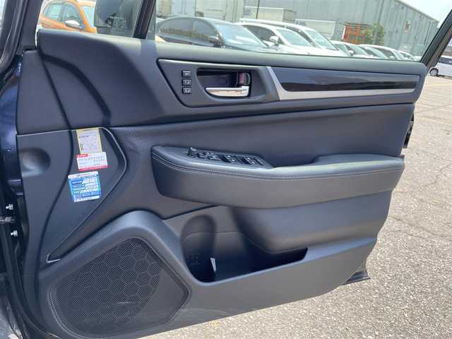 スバル アウトバック リミテッド 新潟県 2017(平29)年 9.8万km 黒 4WD/社外８インチナビ/フルセN-LR820D/　CD/DVD/Bluetooth/バックカメラ/黒革シート/前席シートヒーター/レーダークルーズコントロール/キセノンヘッドライト/オートライト/フォグランプ/パワーバックドア/衝突被害軽減ブレーキ/コーナーセンサー/レーンキープ/ドライブレコーダー