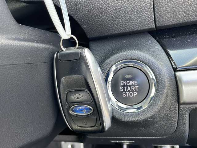 スバル アウトバック リミテッド 新潟県 2017(平29)年 9.8万km 黒 4WD/社外８インチナビ/フルセN-LR820D/　CD/DVD/Bluetooth/バックカメラ/黒革シート/前席シートヒーター/レーダークルーズコントロール/キセノンヘッドライト/オートライト/フォグランプ/パワーバックドア/衝突被害軽減ブレーキ/コーナーセンサー/レーンキープ/ドライブレコーダー