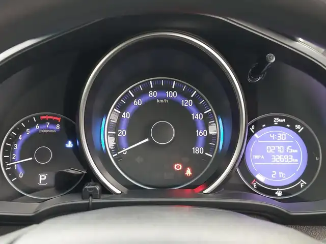 ホンダ フィット 13G Sパッケージ 東京都 2016(平28)年 2.7万km プレミアムホワイトパールⅡ あんしんパッケージ/・シティブレーキアクティブシステム/・横滑り防止装置/プッシュスタート/アイドリングストップ/パドルシフト/クルーズコントロール/純正ナビ/フルセグTV/バックカメラ/ETC/LEDヘッドライト/オートライト/ドアバイザー/15インチ純正アルミホイール