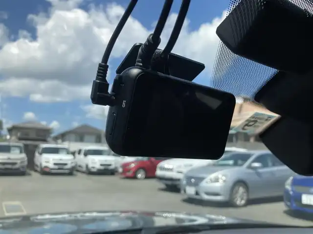 ＢＭＷ ４２０ｉ クーペ Mスポーツ 熊本県 2022(令4)年 3.4万km グレー ・スマートキー/・プッシュスタート/・インテリジェントセーフティ/・PDC自動起動/・アクティブPDC緊急ブレーキ/・パーキングアシスト/・注意喚起アシスタント/・速度アシスト/・クルーズコントロール(追従式)/・茶革シート/・前席パワーシート/・前席シートヒーター /・純正HDDナビ/　【Bluetooth・USB・AppleCarPlay】/・バックカメラ/・ETC/・ドライブレコーダー(前後録画)/・ワイヤレス充電/・LEDヘッドランプ/・純正マット/・保証書/取説