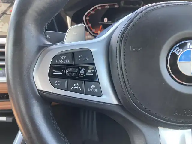 ＢＭＷ ４２０ｉ クーペ Mスポーツ 熊本県 2022(令4)年 3.4万km グレー ・スマートキー/・プッシュスタート/・インテリジェントセーフティ/・PDC自動起動/・アクティブPDC緊急ブレーキ/・パーキングアシスト/・注意喚起アシスタント/・速度アシスト/・クルーズコントロール(追従式)/・茶革シート/・前席パワーシート/・前席シートヒーター /・純正HDDナビ/　【Bluetooth・USB・AppleCarPlay】/・バックカメラ/・ETC/・ドライブレコーダー(前後録画)/・ワイヤレス充電/・LEDヘッドランプ/・純正マット/・保証書/取説