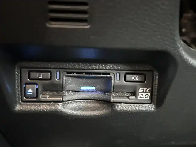 トヨタ ヴォクシー ハイブリッド S－Z 宮城県 2025(令7)年 0.5万km ホワイトパールクリスタルシャイン ディスプレイオーディオプラス/・コネクティッドナビ対応10.5インチディスプレイオーディオ/・車載メモリーナビ/・CD/DVD/・地デジTV/・USB/HDMI/・AppleCarPlay/AndroidAuto/・ETC2.0/トヨタチームメイト/・アドバンストパーク/・パーキングサポートブレーキ（周囲静止物/後方歩行者）/・パノラミックビューモニター/・エレクトロシフトマチック/プロジェクター式LEDヘッドランプ/デイライト/アダプティブハイビームシステム/寒冷地仕様/＝＝＝/BLITZ車高調/セーフティセンス/・プリクラッシュセーフティ/・レーントレーシングアシスト/・レーンディパーチャーアラート/・レーダークルーズコントロール/・オートマチックハイビーム/・ロードサインアシスト/・ドライバー異常時対応システム/・プロアクティブドライビングアシスト/・発進遅れ告知機能/パーキングサポートブレーキ（前後方静止物）/AC100V/1500W/両側パワースライドドア/ハーフレザー/シートヒーター/電動パーキングブレーキ/ブレーキホールド/純正17インチAW/W/サイド/カーテンエアバッグ