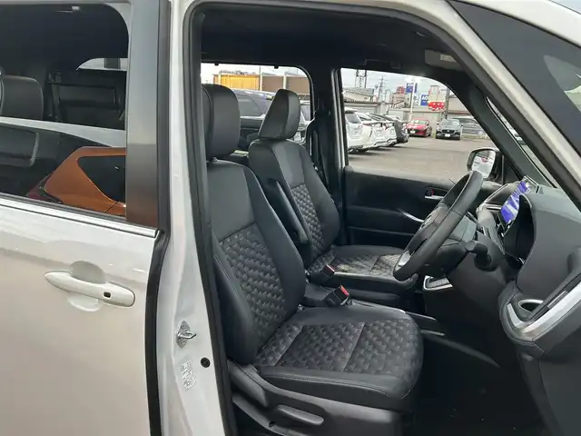 トヨタ ヴォクシー ハイブリッド S－Z 宮城県 2025(令7)年 0.5万km ホワイトパールクリスタルシャイン ディスプレイオーディオプラス/・コネクティッドナビ対応10.5インチディスプレイオーディオ/・車載メモリーナビ/・CD/DVD/・地デジTV/・USB/HDMI/・AppleCarPlay/AndroidAuto/・ETC2.0/トヨタチームメイト/・アドバンストパーク/・パーキングサポートブレーキ（周囲静止物/後方歩行者）/・パノラミックビューモニター/・エレクトロシフトマチック/プロジェクター式LEDヘッドランプ/デイライト/アダプティブハイビームシステム/寒冷地仕様/＝＝＝/BLITZ車高調/セーフティセンス/・プリクラッシュセーフティ/・レーントレーシングアシスト/・レーンディパーチャーアラート/・レーダークルーズコントロール/・オートマチックハイビーム/・ロードサインアシスト/・ドライバー異常時対応システム/・プロアクティブドライビングアシスト/・発進遅れ告知機能/パーキングサポートブレーキ（前後方静止物）/AC100V/1500W/両側パワースライドドア/ハーフレザー/シートヒーター/電動パーキングブレーキ/ブレーキホールド/純正17インチAW/W/サイド/カーテンエアバッグ