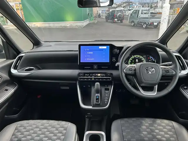 トヨタ ヴォクシー ハイブリッド S－Z 宮城県 2025(令7)年 0.5万km ホワイトパールクリスタルシャイン ディスプレイオーディオプラス/・コネクティッドナビ対応10.5インチディスプレイオーディオ/・車載メモリーナビ/・CD/DVD/・地デジTV/・USB/HDMI/・AppleCarPlay/AndroidAuto/・ETC2.0/トヨタチームメイト/・アドバンストパーク/・パーキングサポートブレーキ（周囲静止物/後方歩行者）/・パノラミックビューモニター/・エレクトロシフトマチック/プロジェクター式LEDヘッドランプ/デイライト/アダプティブハイビームシステム/寒冷地仕様/＝＝＝/BLITZ車高調/セーフティセンス/・プリクラッシュセーフティ/・レーントレーシングアシスト/・レーンディパーチャーアラート/・レーダークルーズコントロール/・オートマチックハイビーム/・ロードサインアシスト/・ドライバー異常時対応システム/・プロアクティブドライビングアシスト/・発進遅れ告知機能/パーキングサポートブレーキ（前後方静止物）/AC100V/1500W/両側パワースライドドア/ハーフレザー/シートヒーター/電動パーキングブレーキ/ブレーキホールド/純正17インチAW/W/サイド/カーテンエアバッグ