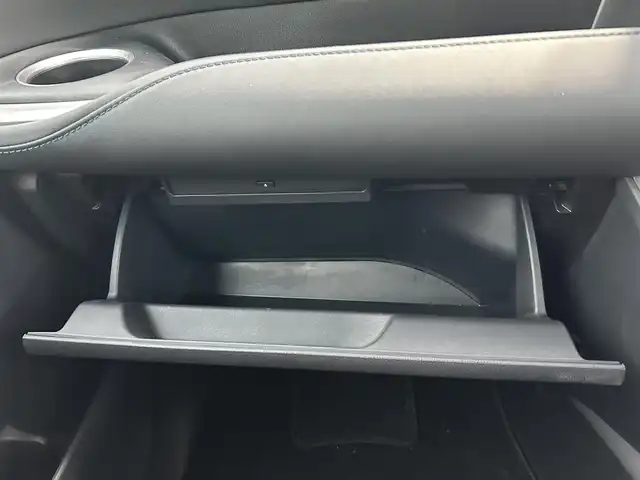 トヨタ ヴォクシー ハイブリッド S－Z 宮城県 2025(令7)年 0.5万km ホワイトパールクリスタルシャイン ディスプレイオーディオプラス/・コネクティッドナビ対応10.5インチディスプレイオーディオ/・車載メモリーナビ/・CD/DVD/・地デジTV/・USB/HDMI/・AppleCarPlay/AndroidAuto/・ETC2.0/トヨタチームメイト/・アドバンストパーク/・パーキングサポートブレーキ（周囲静止物/後方歩行者）/・パノラミックビューモニター/・エレクトロシフトマチック/プロジェクター式LEDヘッドランプ/デイライト/アダプティブハイビームシステム/寒冷地仕様/＝＝＝/BLITZ車高調/セーフティセンス/・プリクラッシュセーフティ/・レーントレーシングアシスト/・レーンディパーチャーアラート/・レーダークルーズコントロール/・オートマチックハイビーム/・ロードサインアシスト/・ドライバー異常時対応システム/・プロアクティブドライビングアシスト/・発進遅れ告知機能/パーキングサポートブレーキ（前後方静止物）/AC100V/1500W/両側パワースライドドア/ハーフレザー/シートヒーター/電動パーキングブレーキ/ブレーキホールド/純正17インチAW/W/サイド/カーテンエアバッグ