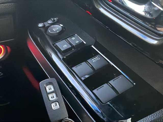 ホンダ Ｎ ＢＯＸ カスタム G L ホンダセンシング 青森県 2018(平30)年 6.8万km クリスタルブラックパール 4WD/社外メモリナビ・フルセグTV/CD・DVD・SD・Bluetooth/バックカメラ/片側パワースライドドア/前席シートヒーター/衝突軽減ブレーキ/誤発進抑制機能/レーンキープアシスト/追従クルーズコントロール/オートハイビーム/純正エンジンスターター/純正ビルトインETC/LEDヘッドライト/LEDフォグランプ/純正14インチアルミ/スマートキー/プッシュスタート