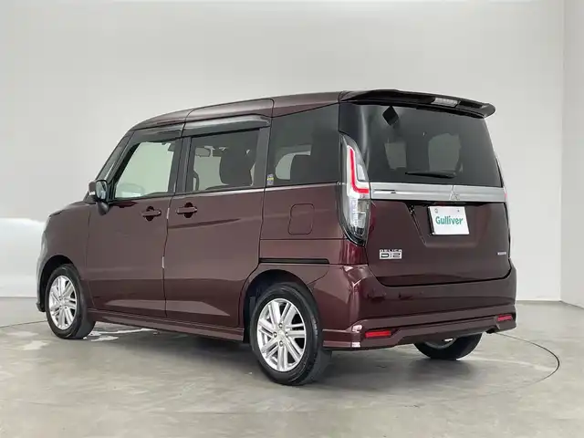 三菱 デリカＤ：２ ハイブリッドMZ 埼玉県 2022(令4)年 3.3万km 茶 純正９インチナビ　マルチアラウンドモニター　ＨＵＤ　ＥＴＣ　前後ドライブレコーダー　ｅアシスト　レーダークルーズコントロール　シートヒーター　オートライト　純正アルミホイール　ＬＥＤライト　地デジＴＶ