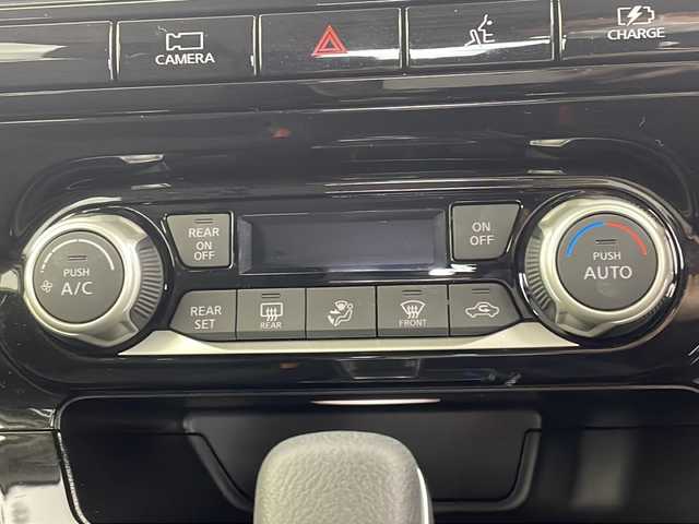 日産 セレナ e－パワー ハイウェイスター V 新潟県 2020(令2)年 7.3万km ブリリアントホワイトパール 　メモリナビ/　フルセグテレビ/　バックカメラ/　フリップダウンモニター/　両側パワースライドドア/　ETC2.0/　ドライブレコーダー/　LEDヘッドライト/　アラウンドビューモニター/　アイドリングストップ/　ウィンカーミラー/　クルーズコントロール/　プッシュスタート