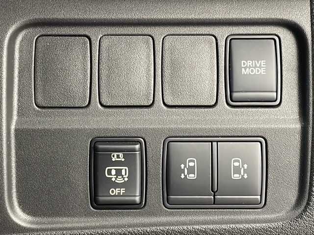 日産 セレナ e－パワー ハイウェイスター V 新潟県 2020(令2)年 7.3万km ブリリアントホワイトパール 　メモリナビ/　フルセグテレビ/　バックカメラ/　フリップダウンモニター/　両側パワースライドドア/　ETC2.0/　ドライブレコーダー/　LEDヘッドライト/　アラウンドビューモニター/　アイドリングストップ/　ウィンカーミラー/　クルーズコントロール/　プッシュスタート