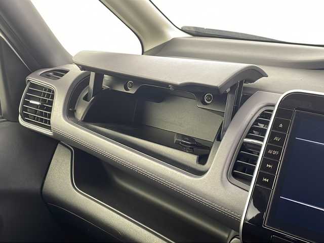 日産 セレナ e－パワー ハイウェイスター V 新潟県 2020(令2)年 7.3万km ブリリアントホワイトパール 　メモリナビ/　フルセグテレビ/　バックカメラ/　フリップダウンモニター/　両側パワースライドドア/　ETC2.0/　ドライブレコーダー/　LEDヘッドライト/　アラウンドビューモニター/　アイドリングストップ/　ウィンカーミラー/　クルーズコントロール/　プッシュスタート