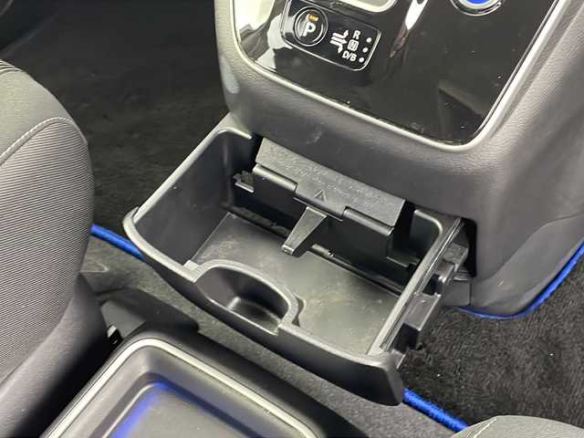 日産 セレナ e－パワー ハイウェイスター V 新潟県 2020(令2)年 7.3万km ブリリアントホワイトパール 　メモリナビ/　フルセグテレビ/　バックカメラ/　フリップダウンモニター/　両側パワースライドドア/　ETC2.0/　ドライブレコーダー/　LEDヘッドライト/　アラウンドビューモニター/　アイドリングストップ/　ウィンカーミラー/　クルーズコントロール/　プッシュスタート