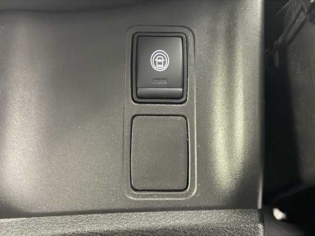 日産 セレナ e－パワー ハイウェイスター V 新潟県 2020(令2)年 7.3万km ブリリアントホワイトパール 　メモリナビ/　フルセグテレビ/　バックカメラ/　フリップダウンモニター/　両側パワースライドドア/　ETC2.0/　ドライブレコーダー/　LEDヘッドライト/　アラウンドビューモニター/　アイドリングストップ/　ウィンカーミラー/　クルーズコントロール/　プッシュスタート