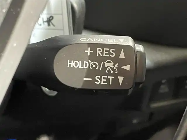 トヨタ Ｃ－ＨＲ G モード ネロ セーフティプラス 愛知県 2021(令3)年 2万km ブラックマイカ 純正8インチディスプレイオーディオ/衝突軽減ブレーキ/パノラミックビューモニター/レーダークルーズコントロール/100V電源/ビルトインETC2.0/シートヒーター/LEDヘッドライト/ドライブレコーダー/ブラインドスポットモニター/フルセグTV/Bluetooth/コーナーセンサー/レーンキープアシスト/オートハイビーム/プッシュスタート/USB接続/スマートキー/ミュージックプレイヤー接続/純正フロアマット/純正アルミホイール/オートライト/禁煙車/後期モデル/ハーフレザーシート/ウィンカーミラー/電動格納ミラー/フォグランプ/ランバーサポート/ステアリングリモコン/横滑り防止装置/電動パーキングブレーキ/オートブレーキホールド/オートエアコン/先行車発進告知/ロードサインアシスト