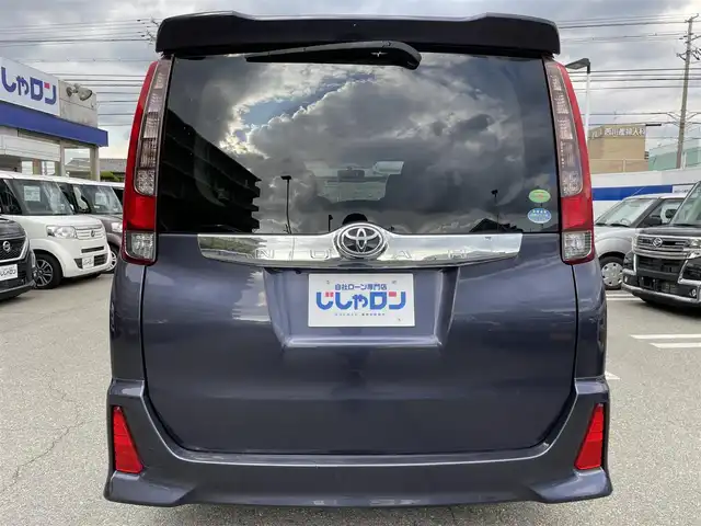 トヨタ ノア Si 兵庫県 2014(平26)年 12.6万km ダークバイオレットマイカメタリック (株)IDOMが運営する【じしゃロン姫路店】の自社ローン専用車両になります。こちらは現金またはオートローンご利用時の価格です。自社ローンご希望の方は別途その旨お申付け下さい/純正ナビ/フルセグTV/バックカメラ/純正フリップダウンモニター/両側パワースライド/ＥＴＣ　/純正１６インチアルミホイール