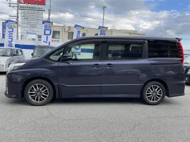 トヨタ ノア Si 兵庫県 2014(平26)年 12.6万km ダークバイオレットマイカメタリック (株)IDOMが運営する【じしゃロン姫路店】の自社ローン専用車両になります。こちらは現金またはオートローンご利用時の価格です。自社ローンご希望の方は別途その旨お申付け下さい/純正ナビ/フルセグTV/バックカメラ/純正フリップダウンモニター/両側パワースライド/ＥＴＣ　/純正１６インチアルミホイール