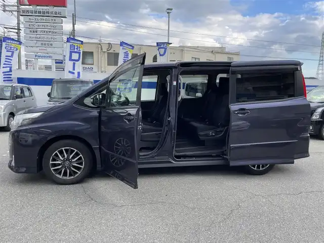 トヨタ ノア Si 兵庫県 2014(平26)年 12.6万km ダークバイオレットマイカメタリック (株)IDOMが運営する【じしゃロン姫路店】の自社ローン専用車両になります。こちらは現金またはオートローンご利用時の価格です。自社ローンご希望の方は別途その旨お申付け下さい/純正ナビ/フルセグTV/バックカメラ/純正フリップダウンモニター/両側パワースライド/ＥＴＣ　/純正１６インチアルミホイール