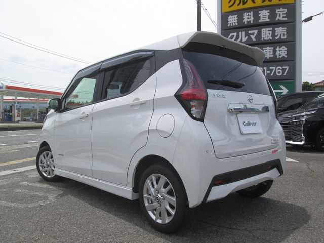 日産 デイズ ハイウェイスターX 広島県 2022(令4)年 2.5万km ホワイトパール 新車ワンオーナー/エマージェンシーブレーキ/LEDヘッドライト/オートライト/ハイビームアシスト/純正ディスプレイAV/アラウンドビューモニター/Bluetooth/革巻きステアリング/USBポート/新車保証書/取扱説明書/スペアキー